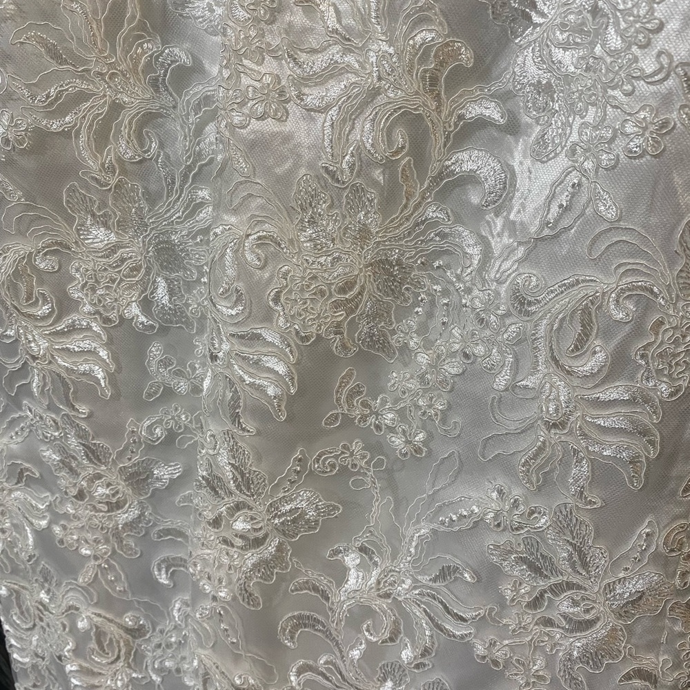 Nina Nischelle New with tags style 2820 in white ivory - Picture 7 of 9